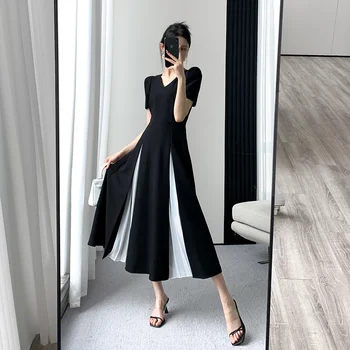 Женское черное платье 2023, новое летнее маленькое черное платье Хепберн во французском приталенном стиле с V-образным вырезом