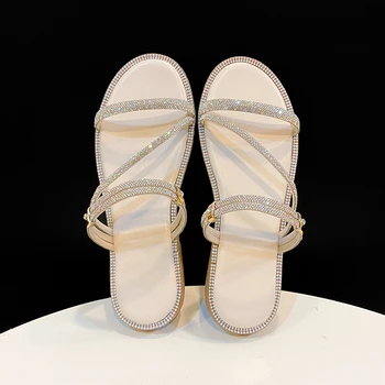 Тапочки; Повседневная женская кожаная обувь; блестящие шлепанцы с низкой перекрестной шнуровкой; Pantofle Luxury Jelly; Летние женские сандалии 2023 года